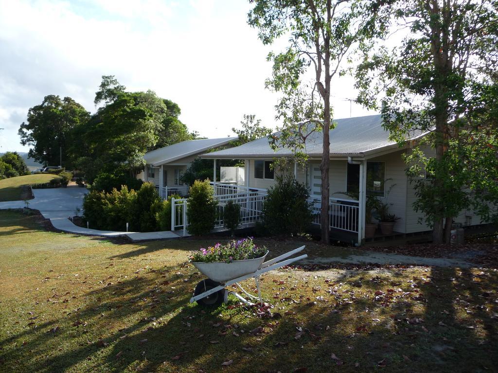 Tinaroo Sunset Retreat Bed & Breakfast Barrine Room photo