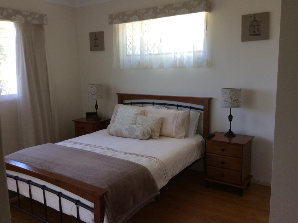 Tinaroo Sunset Retreat Bed & Breakfast Barrine Exterior photo